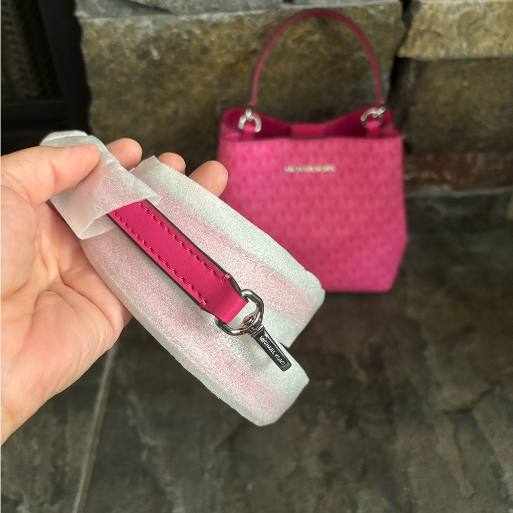 Michael Kors Pratt Small Logo Bucket Crossbody Shoulder Bag - Picture 10 of 16